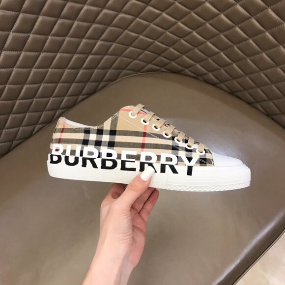 🌟👟Burberry Beige Vintage Check Canvas Low Top Sneakers - Picture 6 of 8